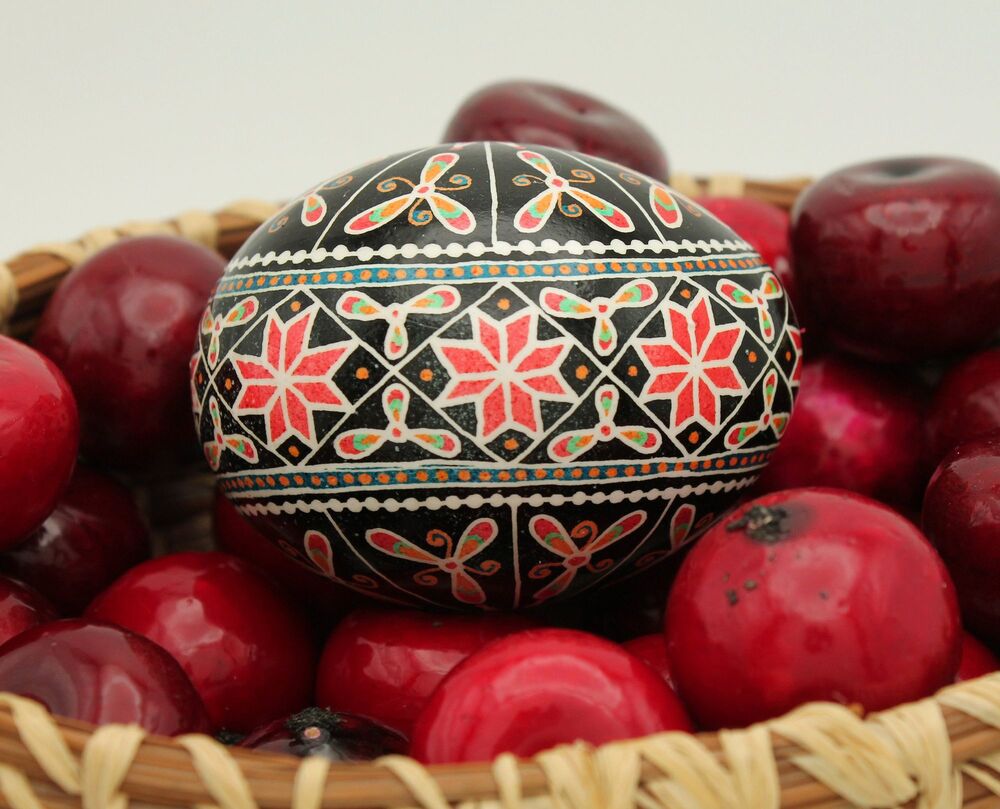 Handmade Pysanky Easter Egg, Batik Chicken Eggshell Art